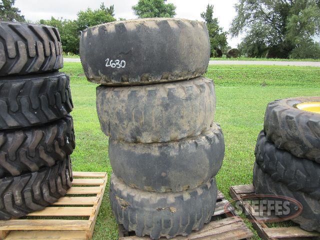 (4) 15-19.5, tires, w-8-bolt rims_5.JPG